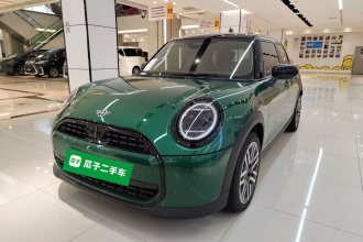 MINI 2025款 1.5T COOPER 经典派 五门版