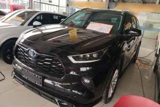 丰田 汉兰达 2023款 2.5L智能电混双擎两驱尊贵版 7座