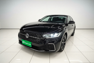 大众 帕萨特 2025款 出众款 330TSI 星空精英版