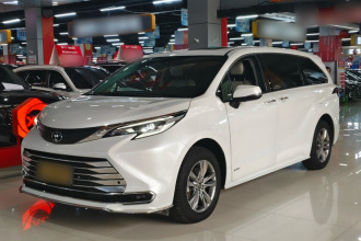 丰田 赛那SIENNA 2024款 2.5L混动 舒适版