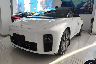 理想汽车 理想i6 2025款 四驱标准版