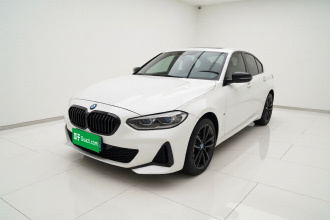 宝马1系 2022款 125i M运动曜夜版