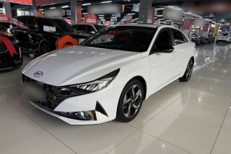 现代 伊兰特 2022款 240TGDi DCT LUX尊贵版
