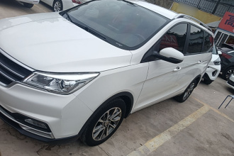 宝骏730 2019款 1.5T CVT时尚型 7座 国V