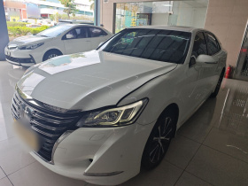 丰田 皇冠 2018款 2.0T 时尚版