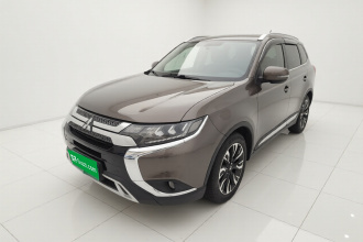 三菱 欧蓝德 2019款 2.4L 四驱致享版 5座 国VI