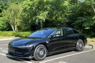鸿蒙智行 享界S9 2026款 增程 Ultra 后驱 53kWh (192线激光雷达）