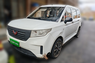 五菱汽车 五菱宏光PLUS 2019款 1.5T 手动标准型 7座