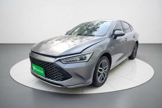 比亚迪 秦PLUS 2024款  荣耀版 DM-i 120KM超越型