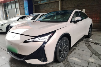 ARCFOX极狐 极狐 阿尔法S5 2024款 560PRO 185kW