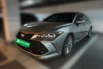 丰田 亚洲龙 2019款 双擎 2.5L XLE尊贵版 国VI