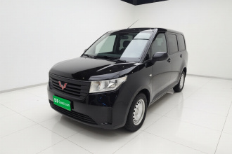 五菱汽车 五菱宏光PLUS 2019款 1.5T 手动标准型 7座