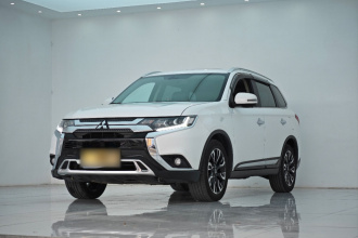 三菱 欧蓝德 2019款 2.4L 四驱致享版 5座 国VI