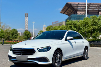 奔驰E级 2023款 E 260 L