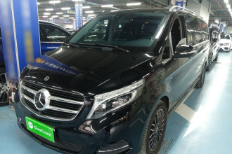 奔驰V级 2018款 V 260 L 尊贵加长版 国VI