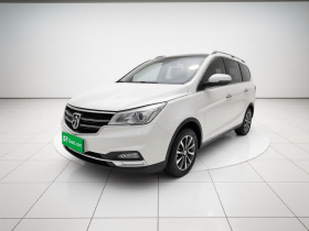 宝骏730 2019款 1.5T 手动时尚型 7座 国VI