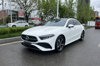 奔驰A级 2024款 A 200 L 时尚型