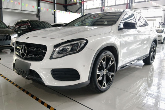 奔驰GLA 2018款 GLA 220 4MATIC 运动型