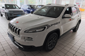 Jeep 自由光 2020款 2.0L 两驱经典运动版