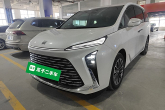 别克GL8 2025款 陆尊 尊享版