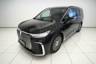 岚图汽车 岚图梦想家 2025款 PHEV 四驱旗舰鲲鹏版