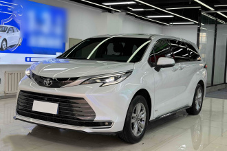 丰田 赛那SIENNA 2024款 2.5L混动 四驱尊贵版