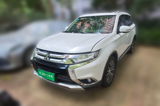 三菱 欧蓝德 2018款 2.0L 两驱荣耀版 5座