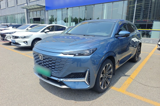 长安UNI-K 智电iDD 2022款 蓝鲸iDD 130km 1.5T 尊贵型