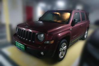 Jeep 自由客 2014款 2.0L 运动增强版