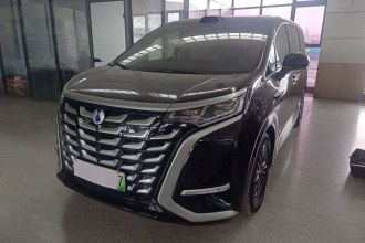 腾势D9 2025款 DM-i 智驾版 1020 四驱尊贵型