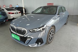 宝马i5 2024款 eDrive 35L 尊享型 M运动套装