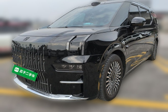 极氪009 2024款 六座行政版四驱 108kWh