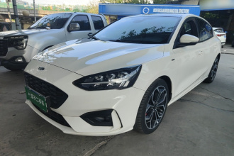 福特 福克斯 2020款 三厢 EcoBoost 180 自动ST Line