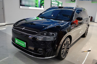 鸿蒙智行 问界M9 2025款 增程 Ultra版 52kWh 6座版