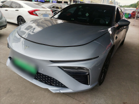 哪吒汽车 哪吒S 2022款 增程版 1160km 后驱小版