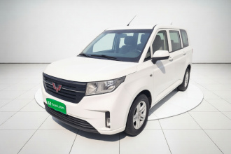 五菱汽车 五菱宏光PLUS 2020款 1.5L 手动舒适型 7座