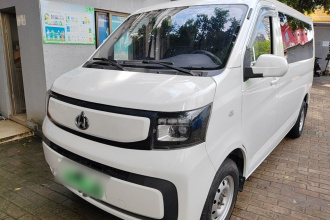 长安凯程 长安睿行EM60 2025款 客运版 舒适型 6座 300km 背掀门