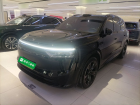 鸿蒙智行 问界M8 2025款 增程 Max+版 53.4kWh 6座版