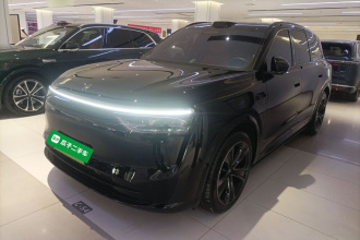 鸿蒙智行 问界M8 2025款 增程 Max+版 53.4kWh 6座版