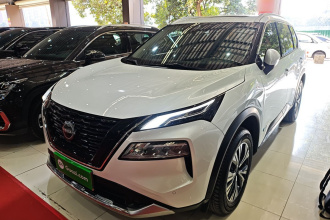 日产 奇骏 2023款 e-POWER 超混双电机四驱豪华版