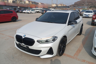 宝马1系 2023款 125i M运动曜夜版