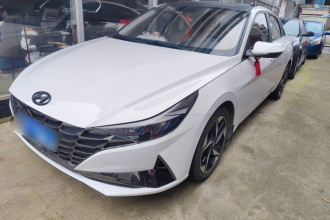 现代 伊兰特 2022款 1.5L CVT LUX尊贵版
