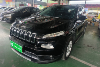 Jeep 自由光 2017款 2.0L 优越版