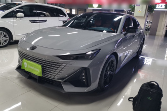 长安UNI-V 2022款 1.5T 尊贵型