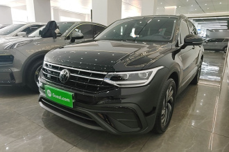 大众 途观L 2025款 出众款 300TSI 自动两驱龙腾版