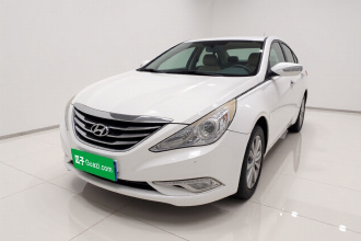 现代 索纳塔 2013款 2.0L 自动豪华版