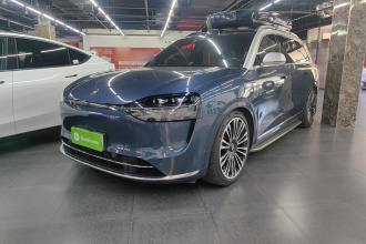 鸿蒙智行 问界M9 2024款 增程 Ultra版 42kWh 6座版