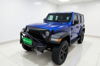 Jeep 牧马人 2019款 2.0T Sahara 四门版 国VI