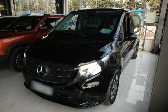 奔驰 威霆 2023款 2.0T 精英版 7座