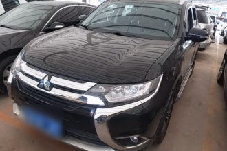 三菱 欧蓝德 2018款 2.0L 两驱荣耀版 5座